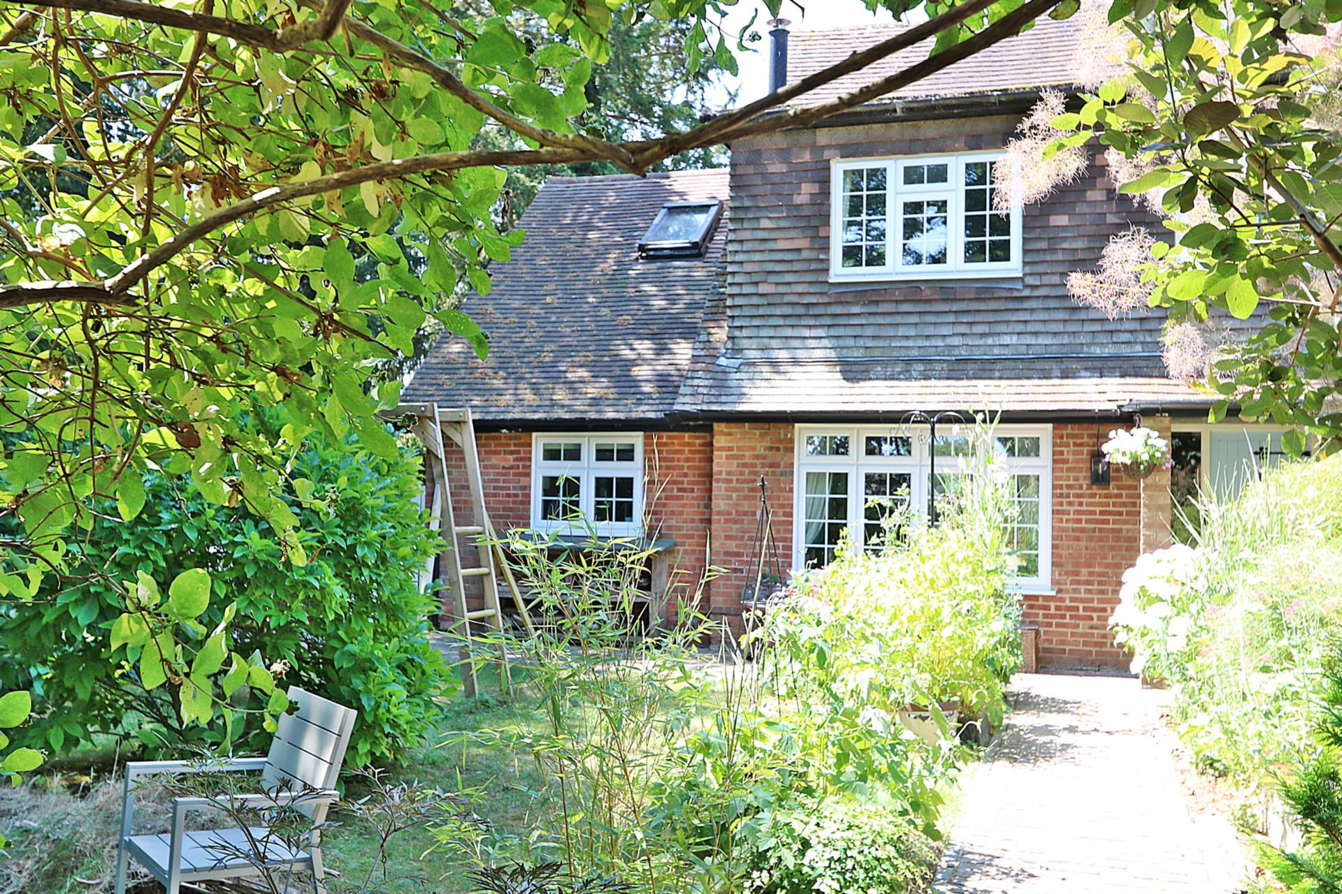 Whitchurch On Thames - Walk to Pangbourne shops, amenities, train station & highly regarded Whitchurch primary school, Image 1