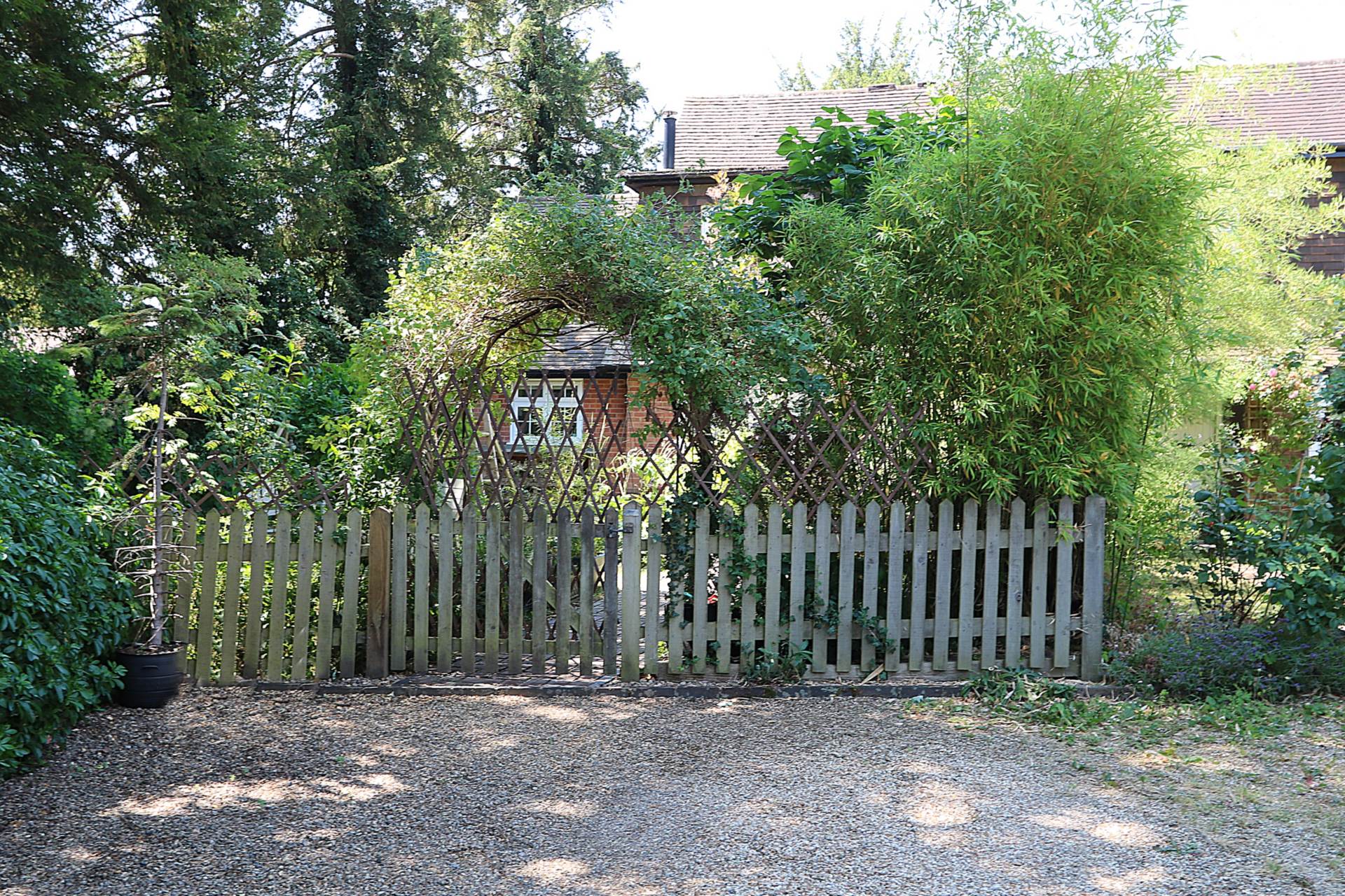 Whitchurch On Thames - Walk to Pangbourne shops, amenities, train station & highly regarded Whitchurch primary school, Image 18