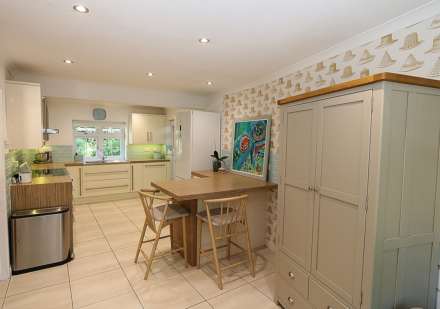Whitchurch On Thames - Walk to Pangbourne shops, amenities, train station & highly regarded Whitchurch primary school, Image 4
