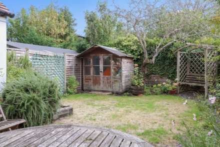 Meadowside Road, Pangbourne - Peaceful no thru road, walk to shops & station, Image 11