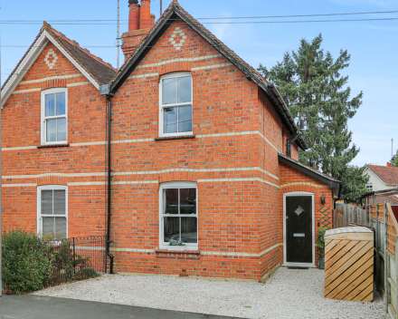 Meadowside Road, Pangbourne