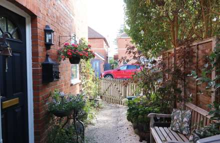 Meadowside Road, Pangbourne - Walk to shops, train station and Pang Meadows, Image 19