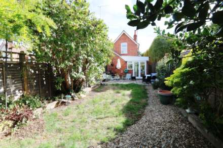Meadowside Road, Pangbourne - Walk to shops, train station and Pang Meadows, Image 3