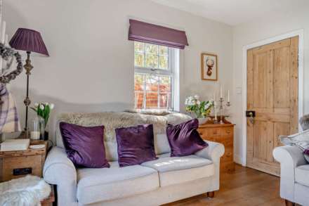 Meadowside Road, Pangbourne - Walk to shops, train station and Pang Meadows, Image 4