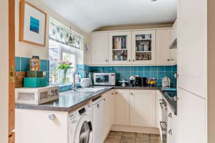 Meadowside Road, Pangbourne - Walk to shops, train station and Pang Meadows, Image 7