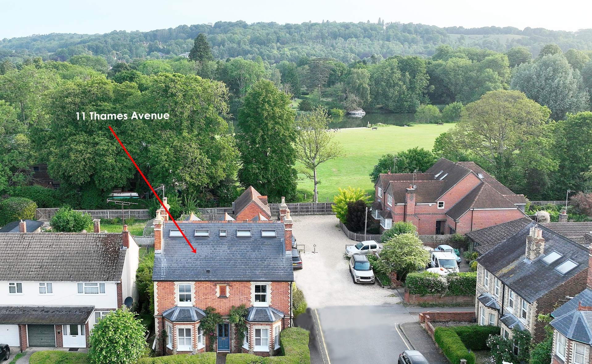 Centre of Pangbourne village, Image 15