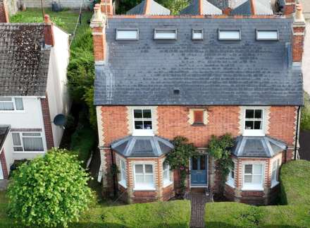 Centre of Pangbourne village, Image 30