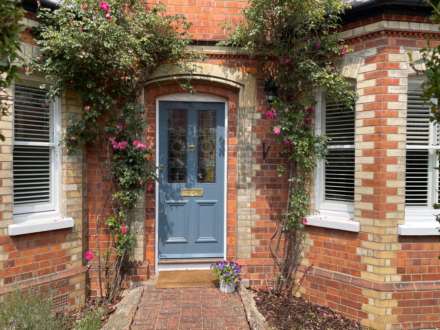 Centre of Pangbourne village, Image 7