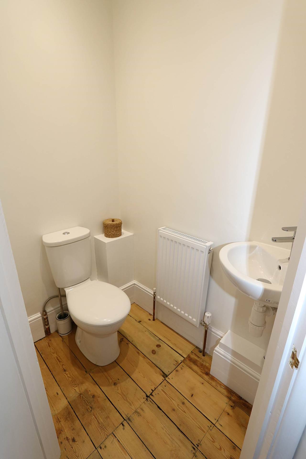 Sought-after Thames Avenue in the heart of Pangbourne, Image 11