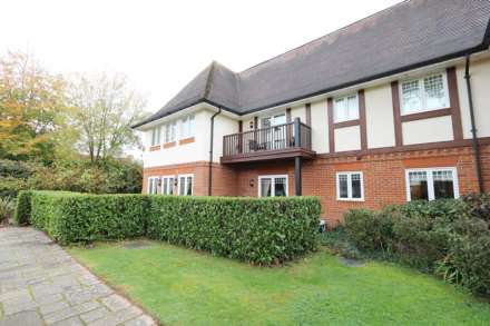 3 Bedroom Apartment, Tidmarsh, Berkshire