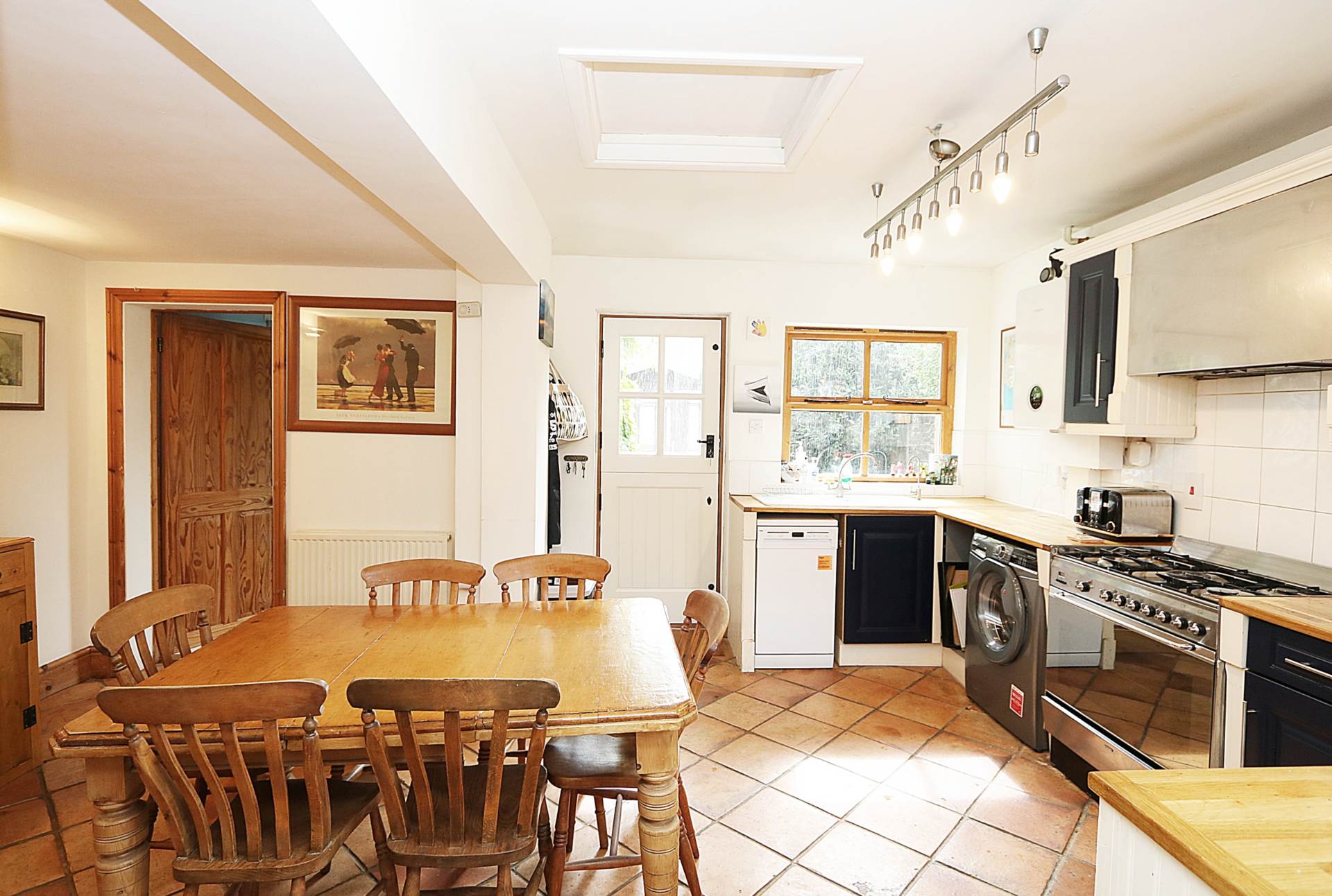Pangbourne, Berkshire - Walk to shops,amenities &  train to London, Image 2