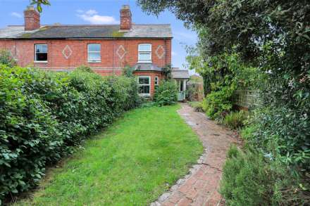 Pangbourne, Berkshire - Walk to shops,amenities &  train to London