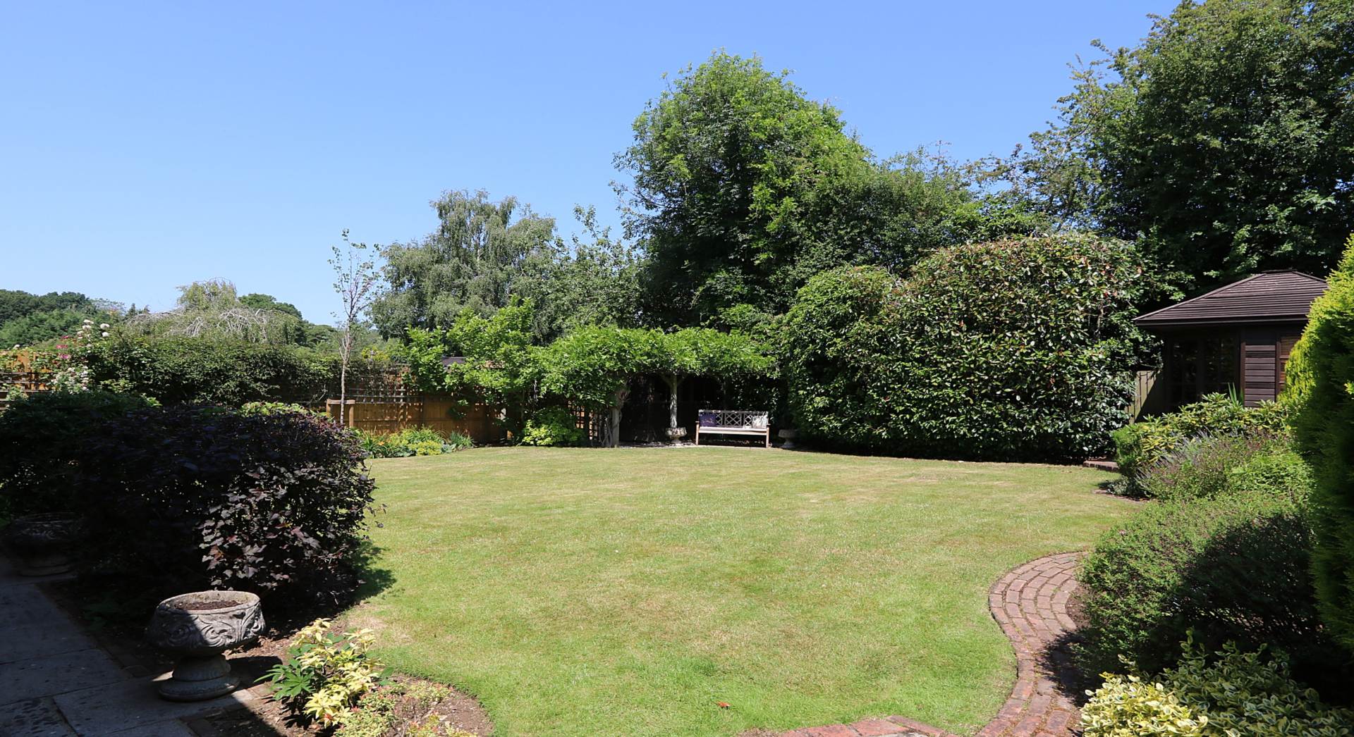 Upper Basildon, Image 3