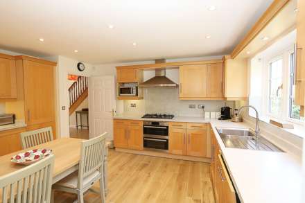 Upper Basildon, Image 2