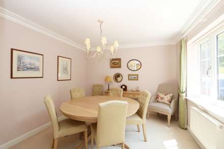 Upper Basildon, Image 5
