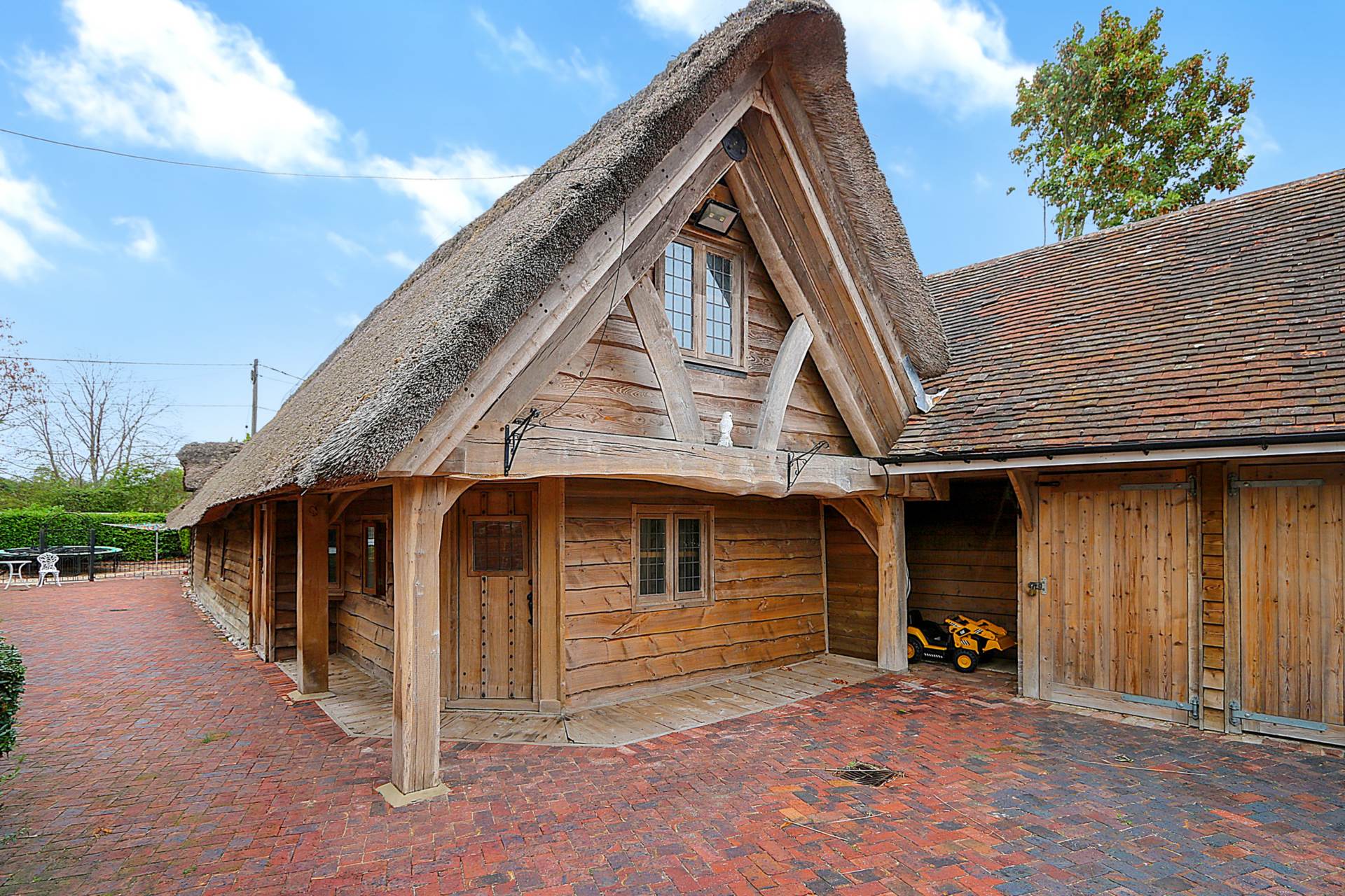 Mill Lane, Tidmarsh - Main house, 2 bed annexe. Commercial yard 24 hr useage, outbuildings & Offices. NO ONWARD CHAIN, Image 11