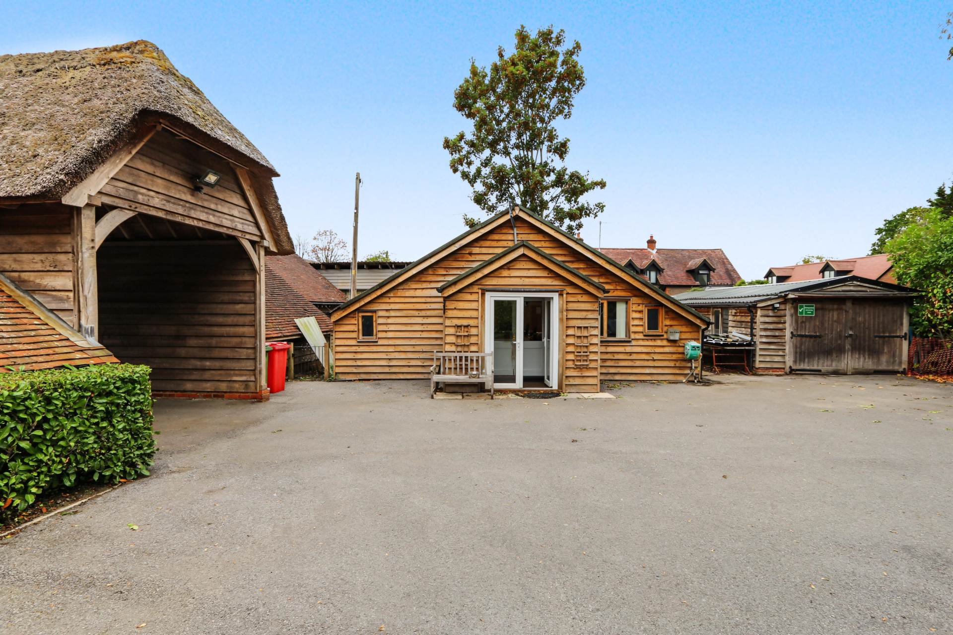 Mill Lane, Tidmarsh - Main house, 2 bed annexe. Commercial yard 24 hr useage, outbuildings & Offices. NO ONWARD CHAIN, Image 26
