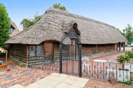 Mill Lane, Tidmarsh - Main house, 2 bed annexe. Commercial yard 24 hr useage, outbuildings & Offices. NO ONWARD CHAIN, Image 15