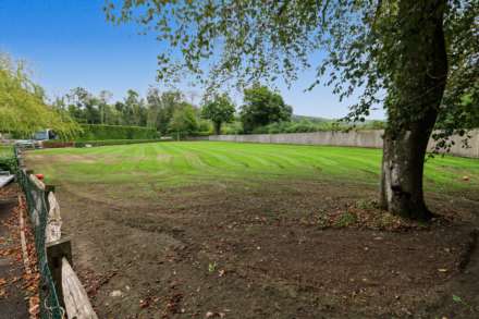 Mill Lane, Tidmarsh - Main house, 2 bed annexe. Commercial yard 24 hr useage, outbuildings & Offices. NO ONWARD CHAIN, Image 28