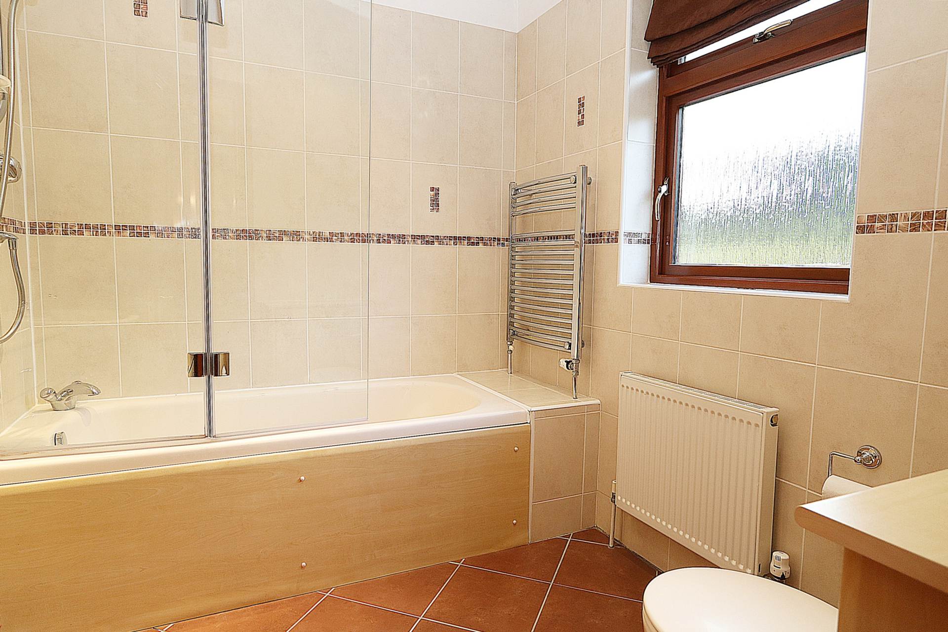 Pangbourne - Walk to village shops, amenities & train station to London, Image 29