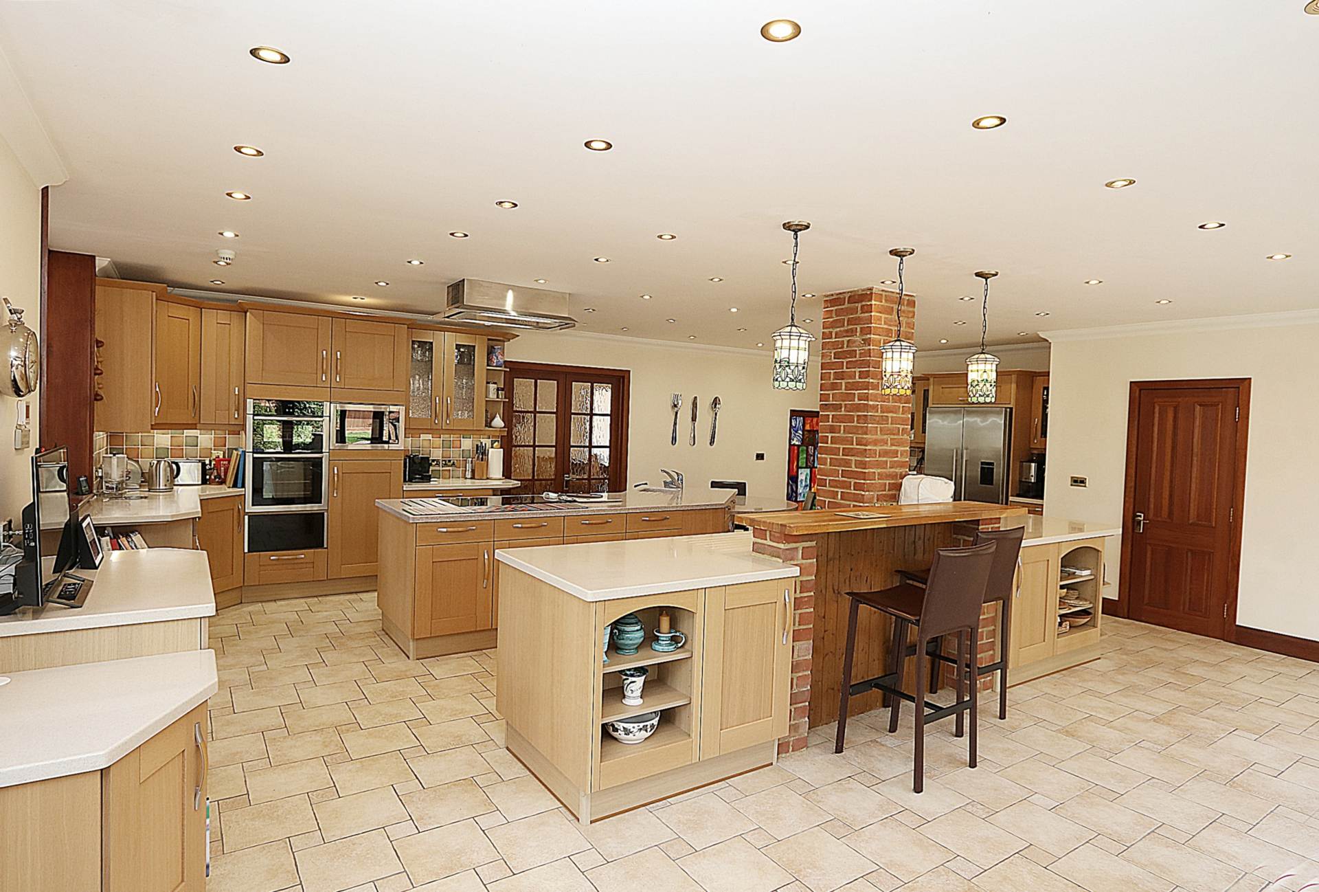 Pangbourne - Walk to village shops, amenities & train station to London, Image 4