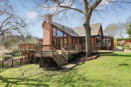 Pangbourne - Walk to village shops, amenities & train station to London, Image 3