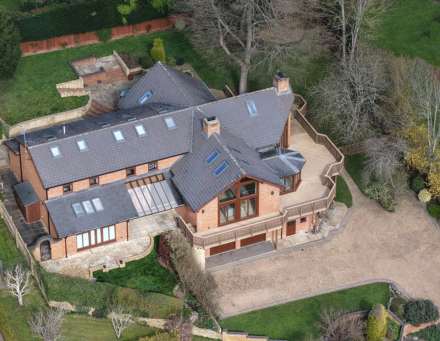 Pangbourne - Walk to village shops, amenities & train station to London, Image 6