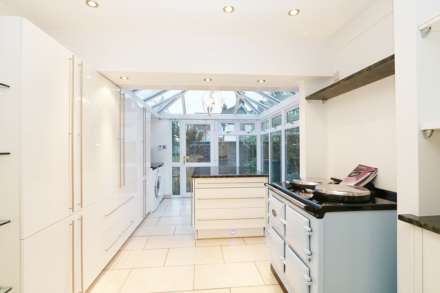 Whitchurch On Thames - walk to shops, restaurants & train station, Image 4