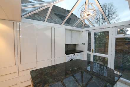 Whitchurch On Thames - walk to shops, restaurants & train station, Image 5