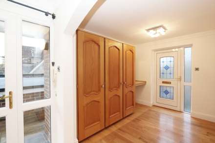 Whitchurch On Thames - walk to shops, restaurants & train station, Image 6