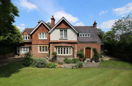 Riverview Road, Pangbourne, Image 1