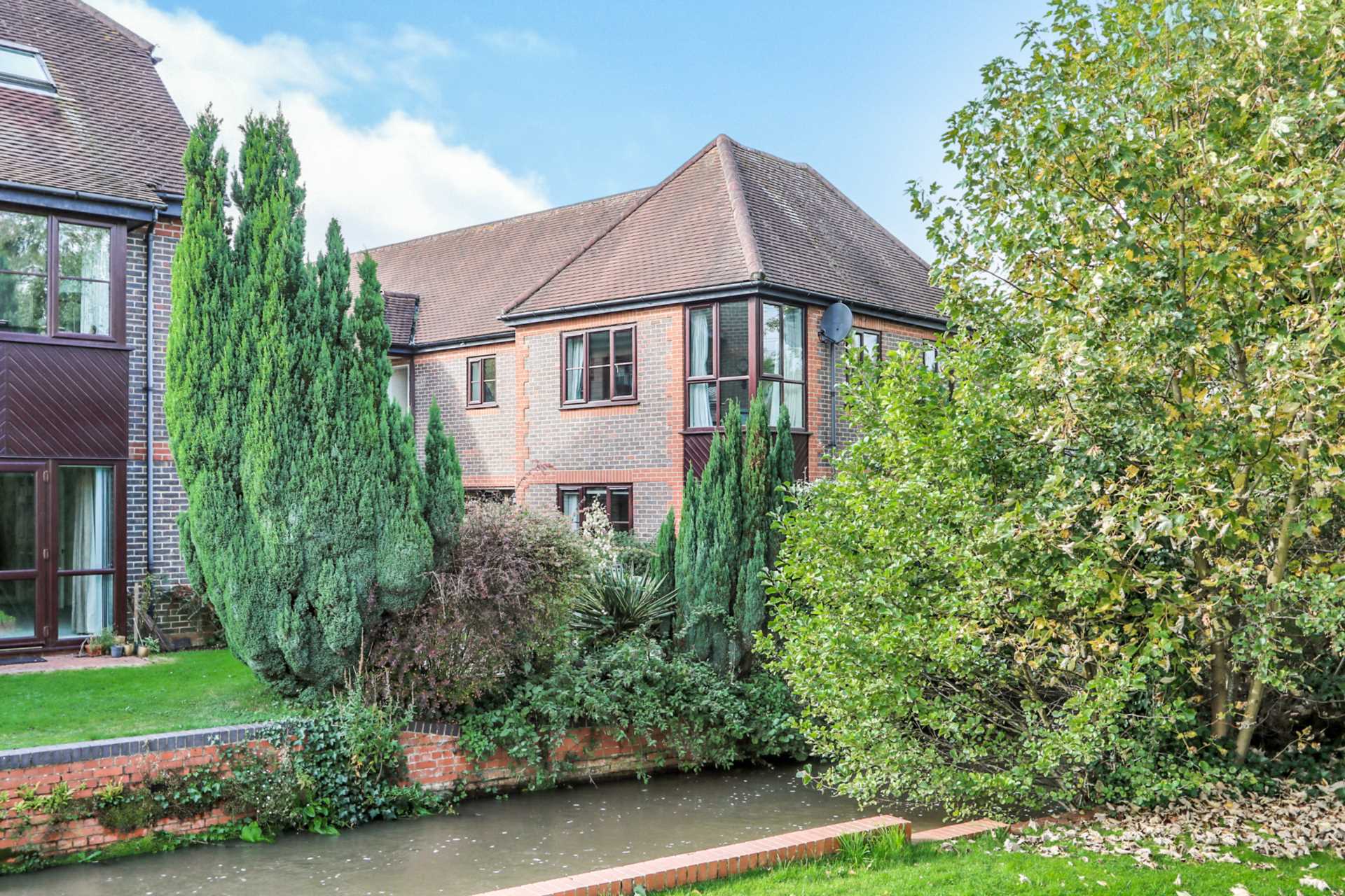 Willows Court, Pangbourne, Image 12