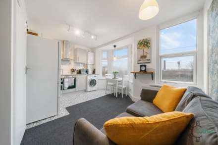 Park Avenue Road, Tottenham N17, Image 1