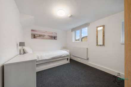 Park Avenue Road, Tottenham N17, Image 7