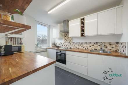 Oatfield House, Seven Sisters N15, Image 4