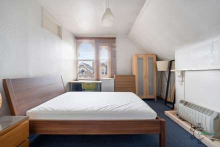 Upper Tollington Park, Stroud Green N4, Image 3