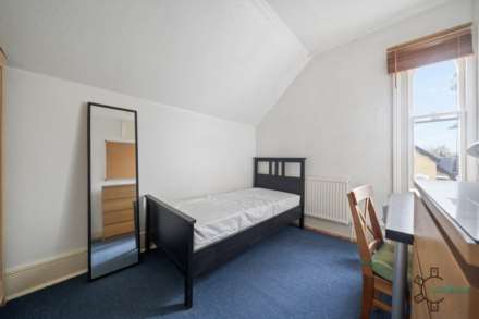 Upper Tollington Park, Stroud Green N4, Image 5