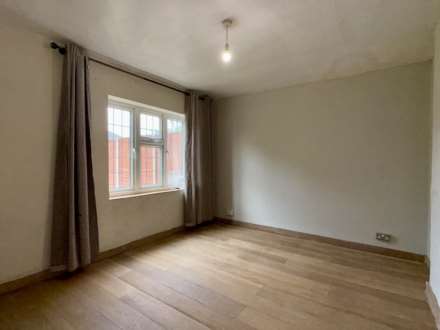 Cuckoo Hall Lane, Edmonton N9