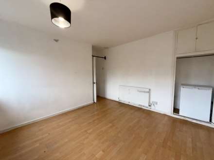 Cuckoo Hall Lane, Edmonton N9, Image 4