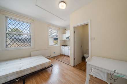 Acacia Road, Leytonstone E11, Image 3