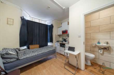 Acacia Road, Leytonstone E11, Image 4