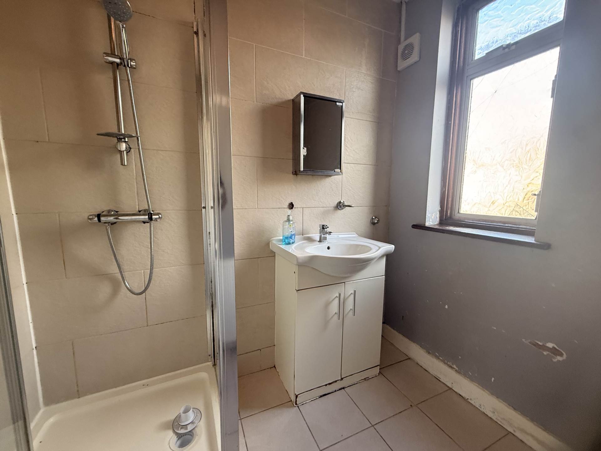 Mafeking Road, Tottenham, N17, Image 7