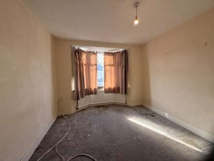 Mafeking Road, Tottenham, N17, Image 9