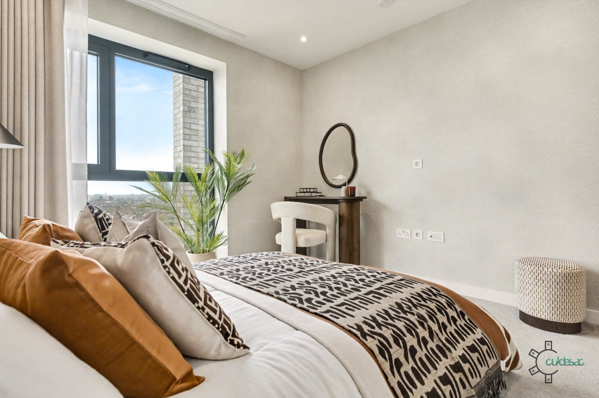 Emperor Point, Manor House N4, Image 13