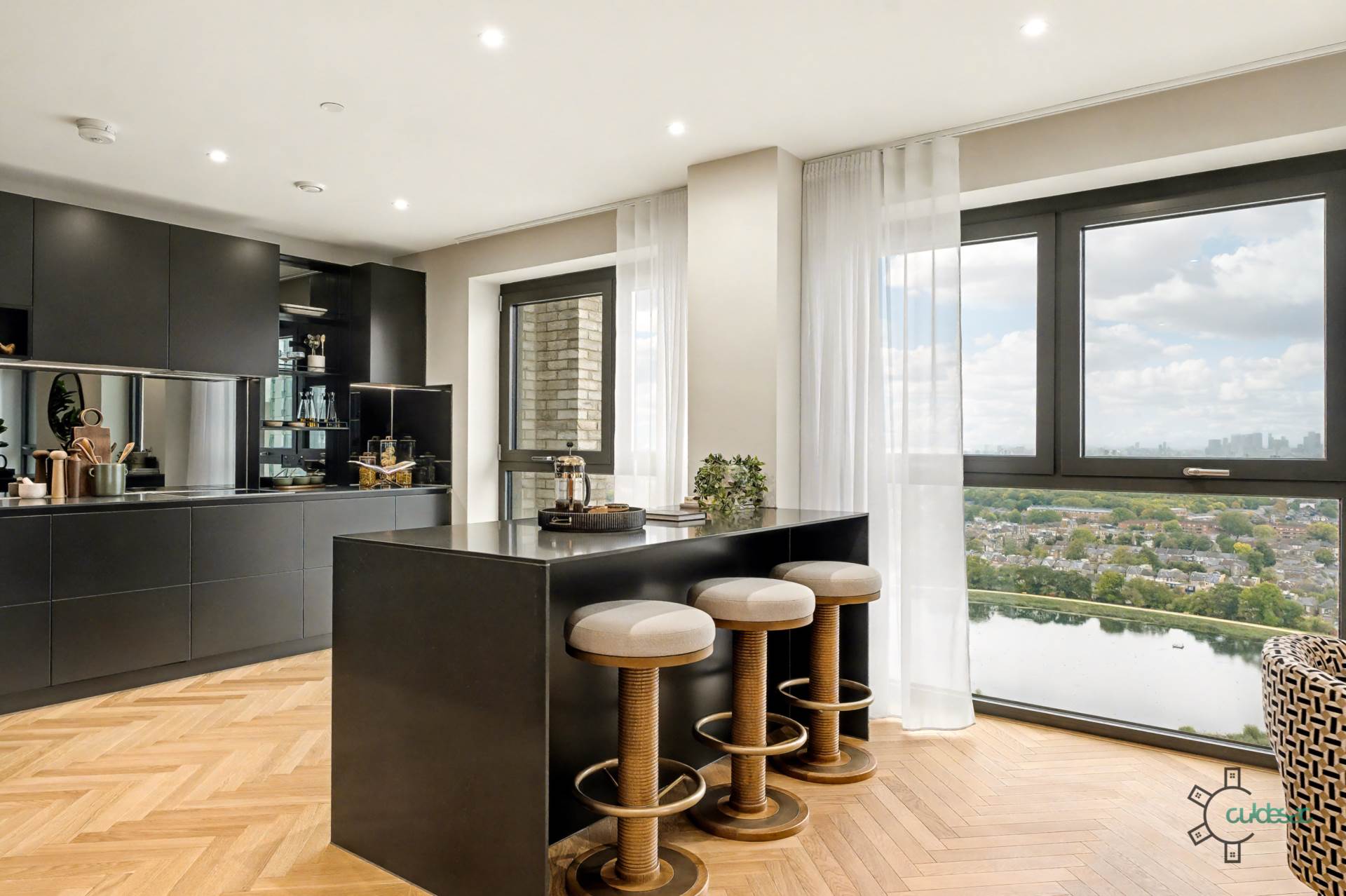 Emperor Point, Manor House N4, Image 3