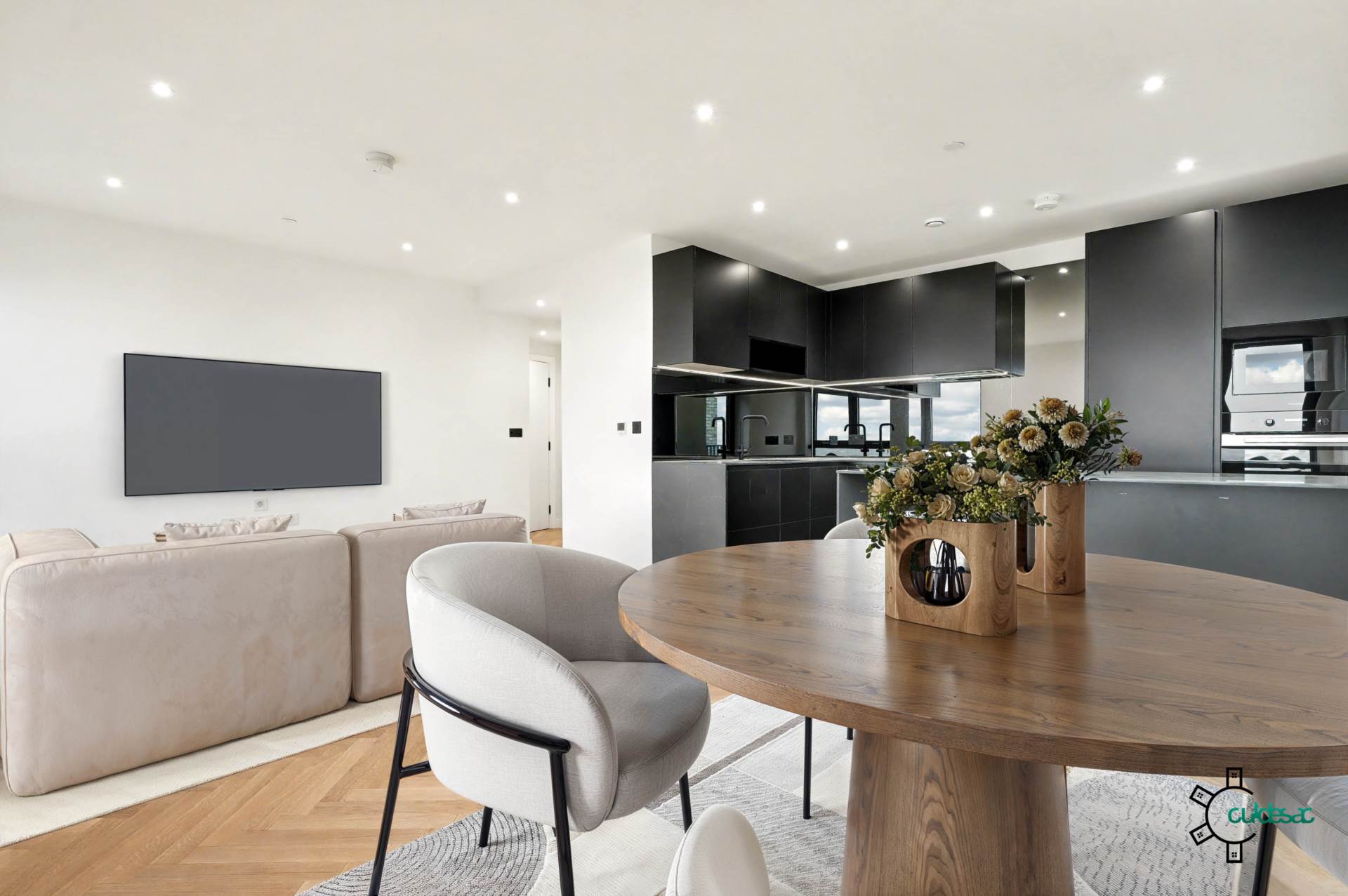 Emperor Point, Manor House N4, Image 2