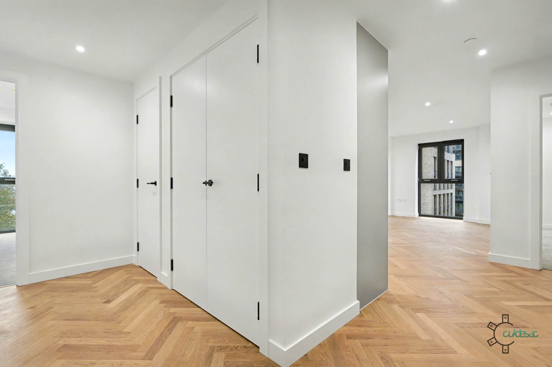 Emperor Point, Manor House N4, Image 4