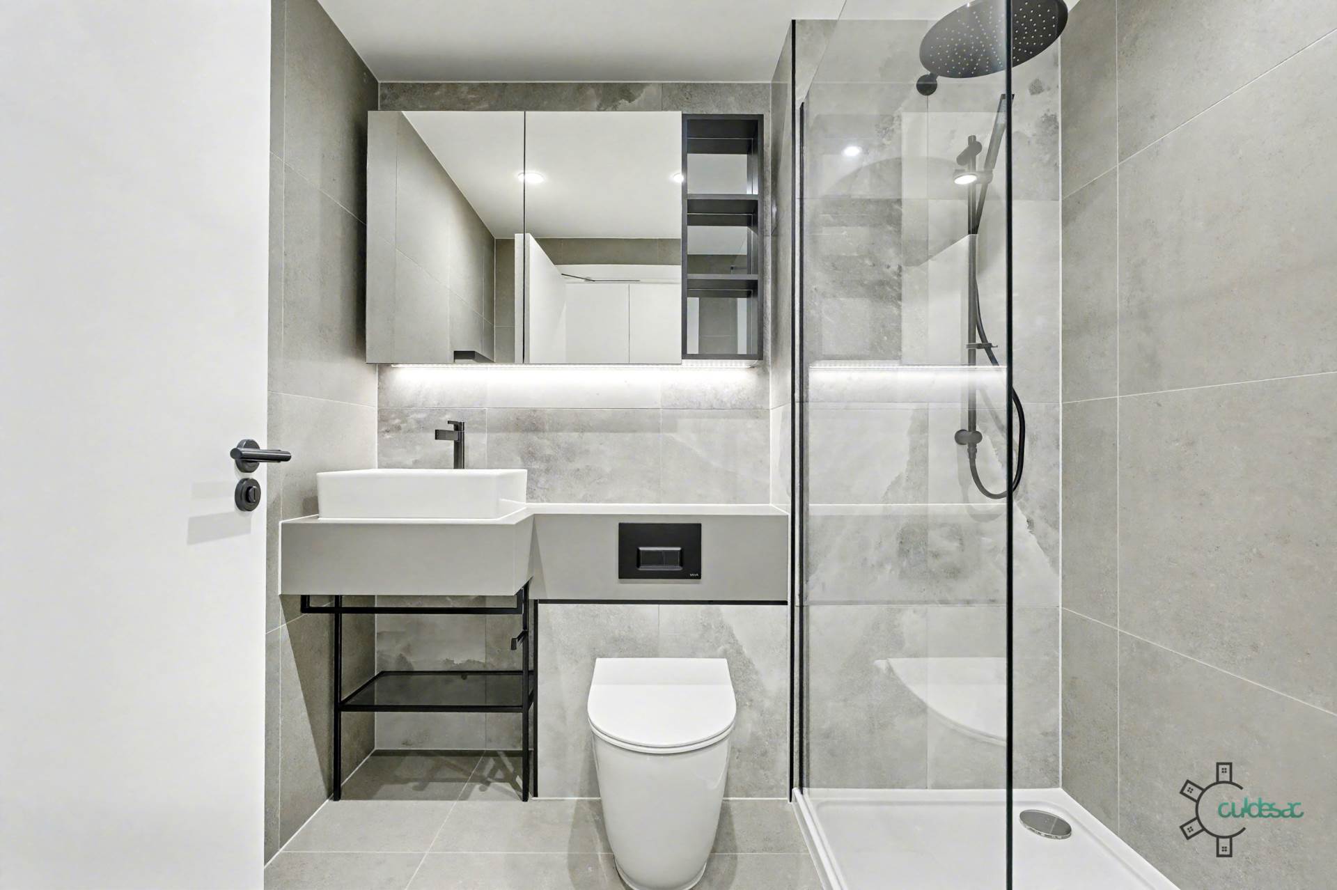 Emperor Point, Manor House N4, Image 6