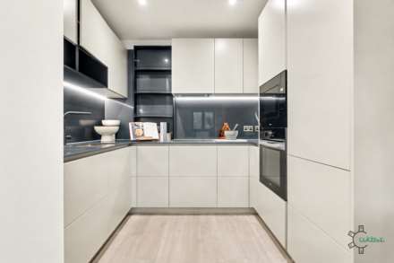 Emperor Point, Manor House N4, Image 3