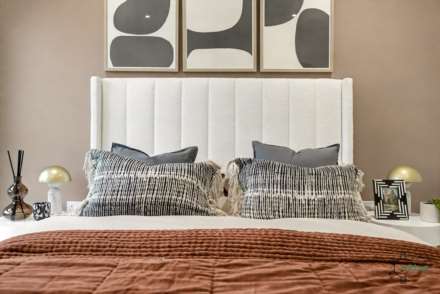Emperor Point, Manor House N4, Image 9